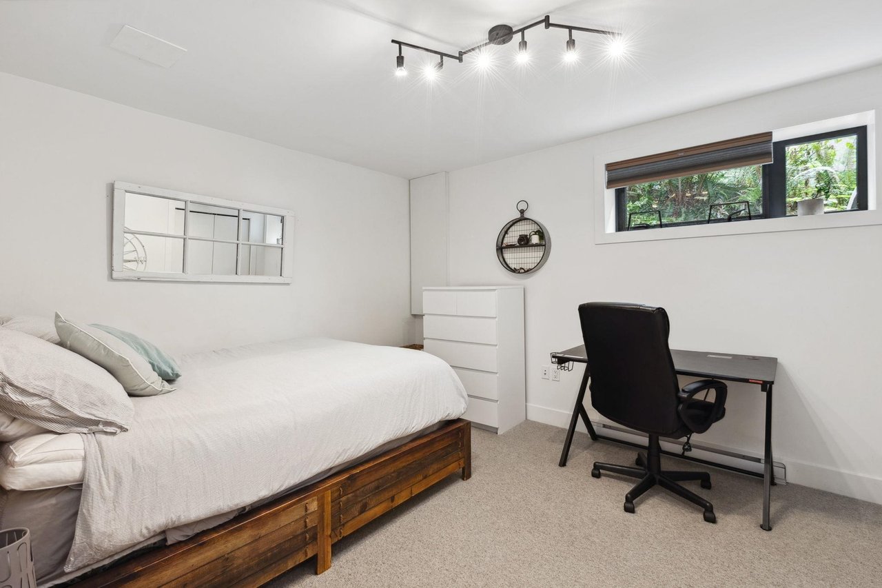 60 Panorama Rd