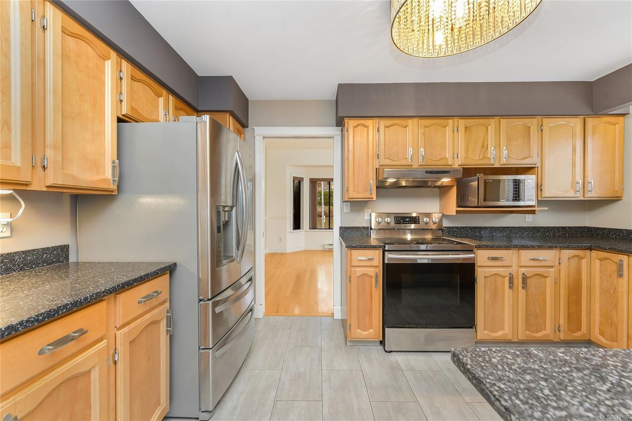 879 Denford Cres