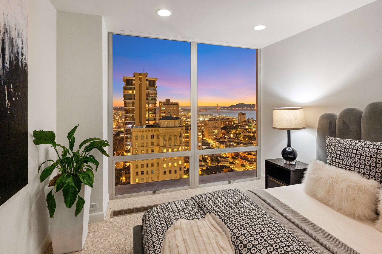 Showcase View Apartment at 1750 Taylor