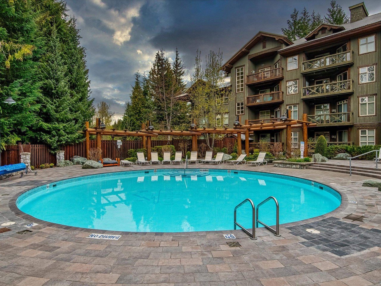 325-4660 Blackcomb Wy