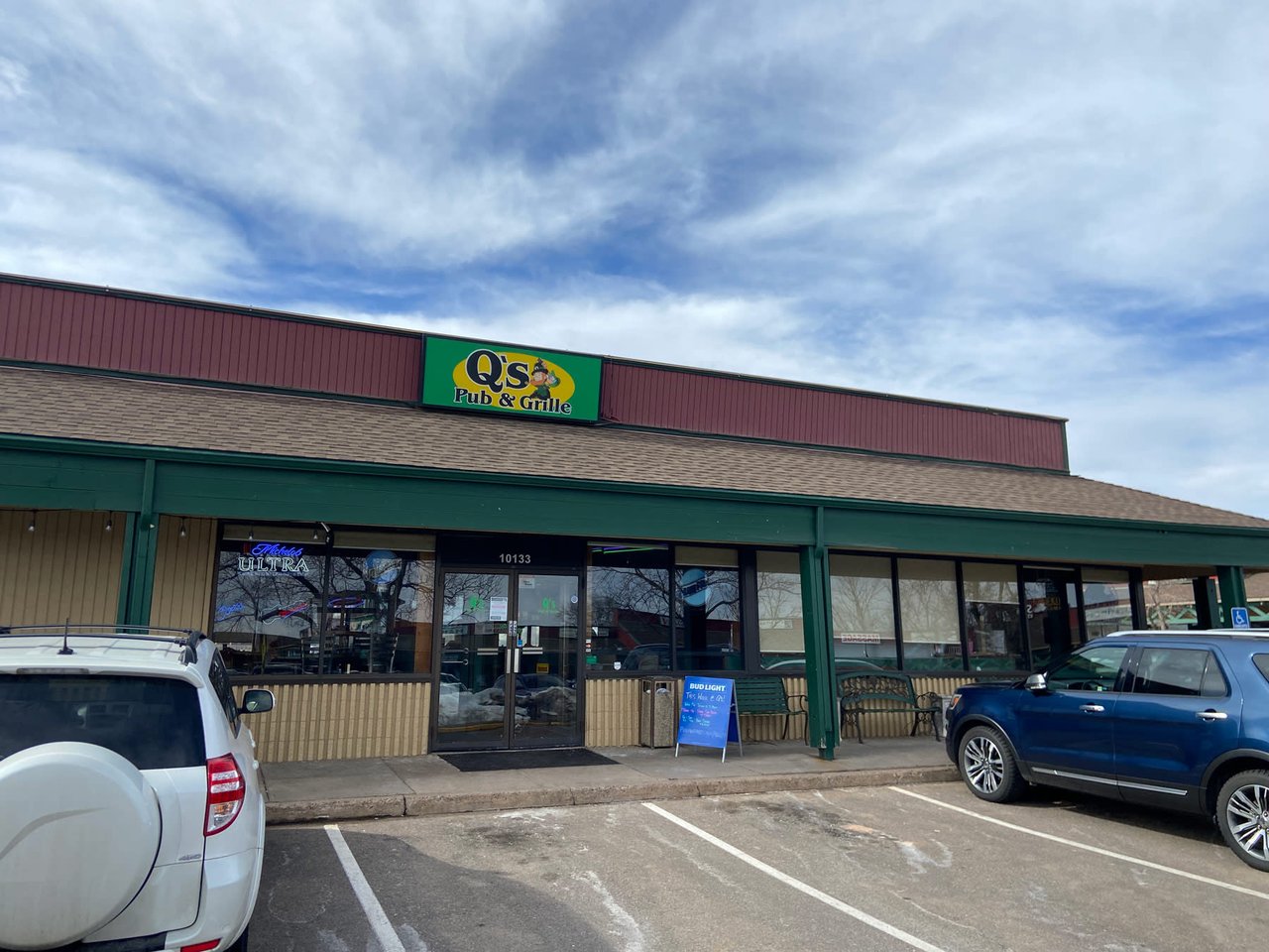 Q's Pub and Grille in Littleton: Community Spotlight