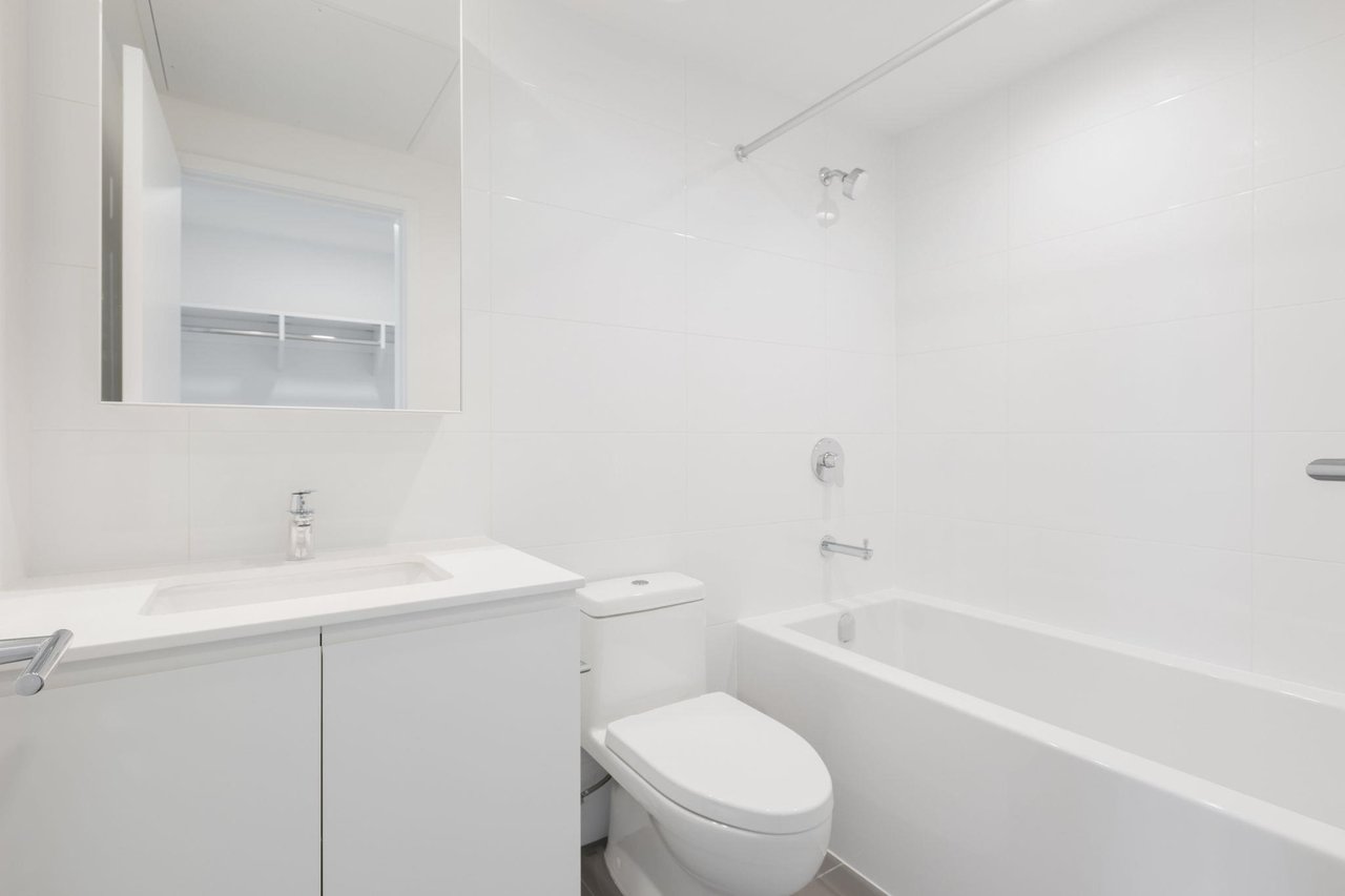 1210-3809 Evergreen Pl