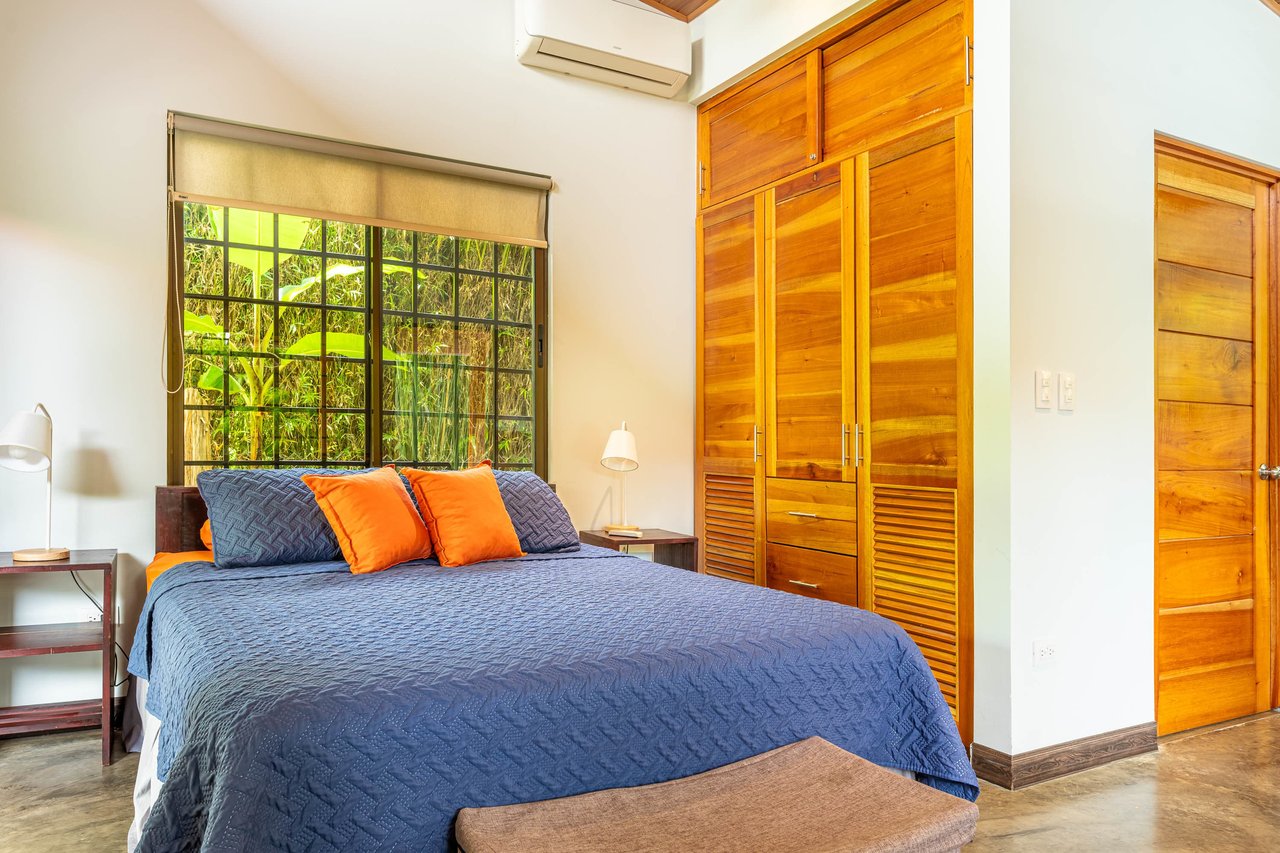Uvita Garden Villa and Casita, 4 Bedrooms Total, Walking Distance To All
