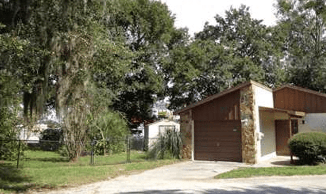 5944 Forest Ln