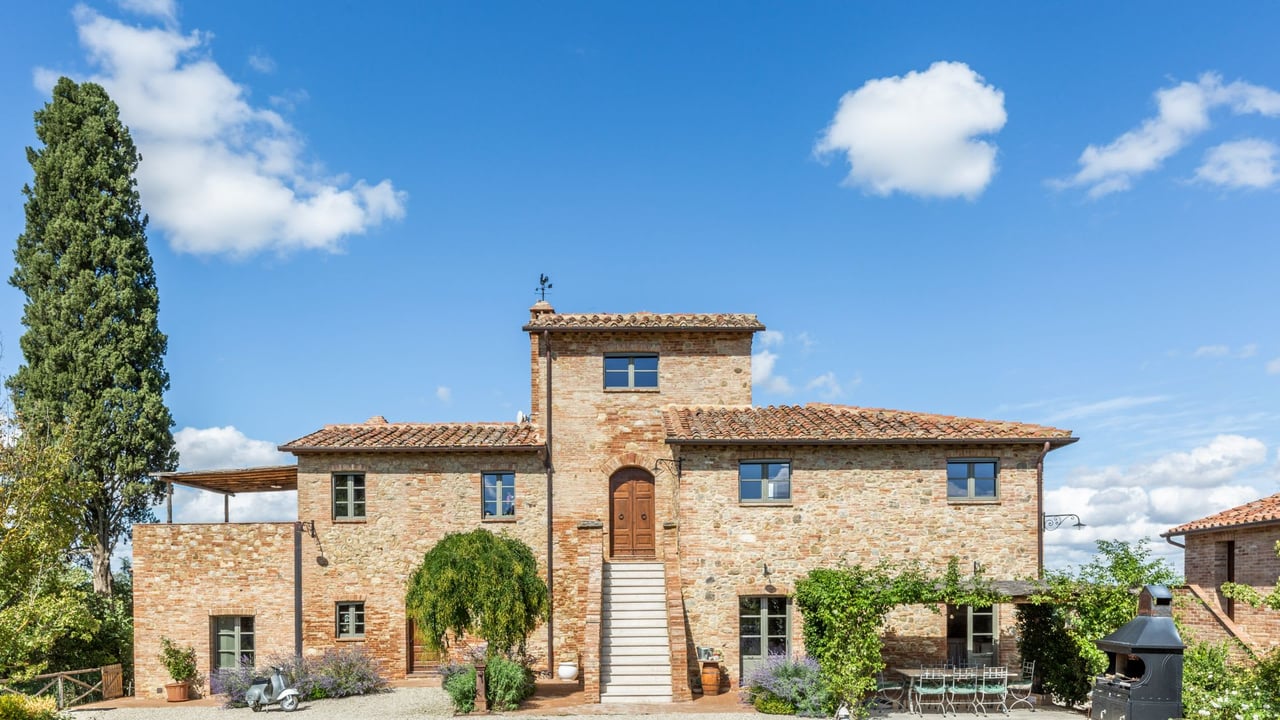 Tenuta Lavanda “Beautiful Estate With Swimming Pool in Tuscany”