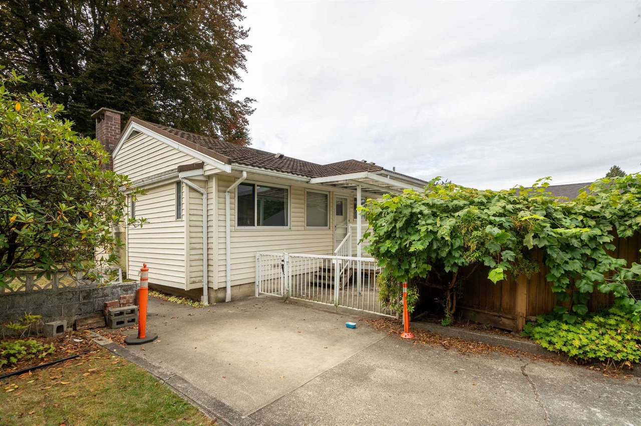 2915 Astor Dr