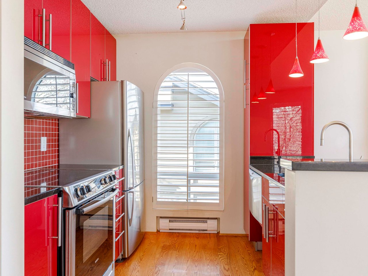 303-1100 W 7th Ave