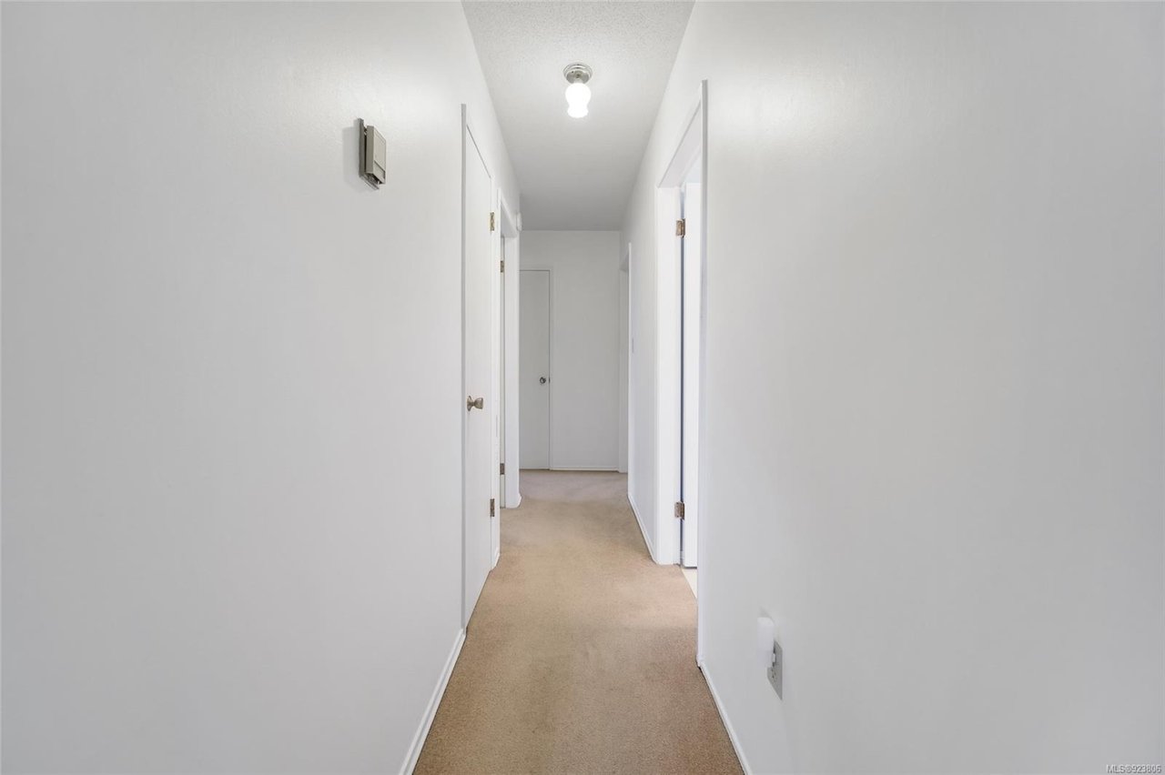 4086 Tracey St