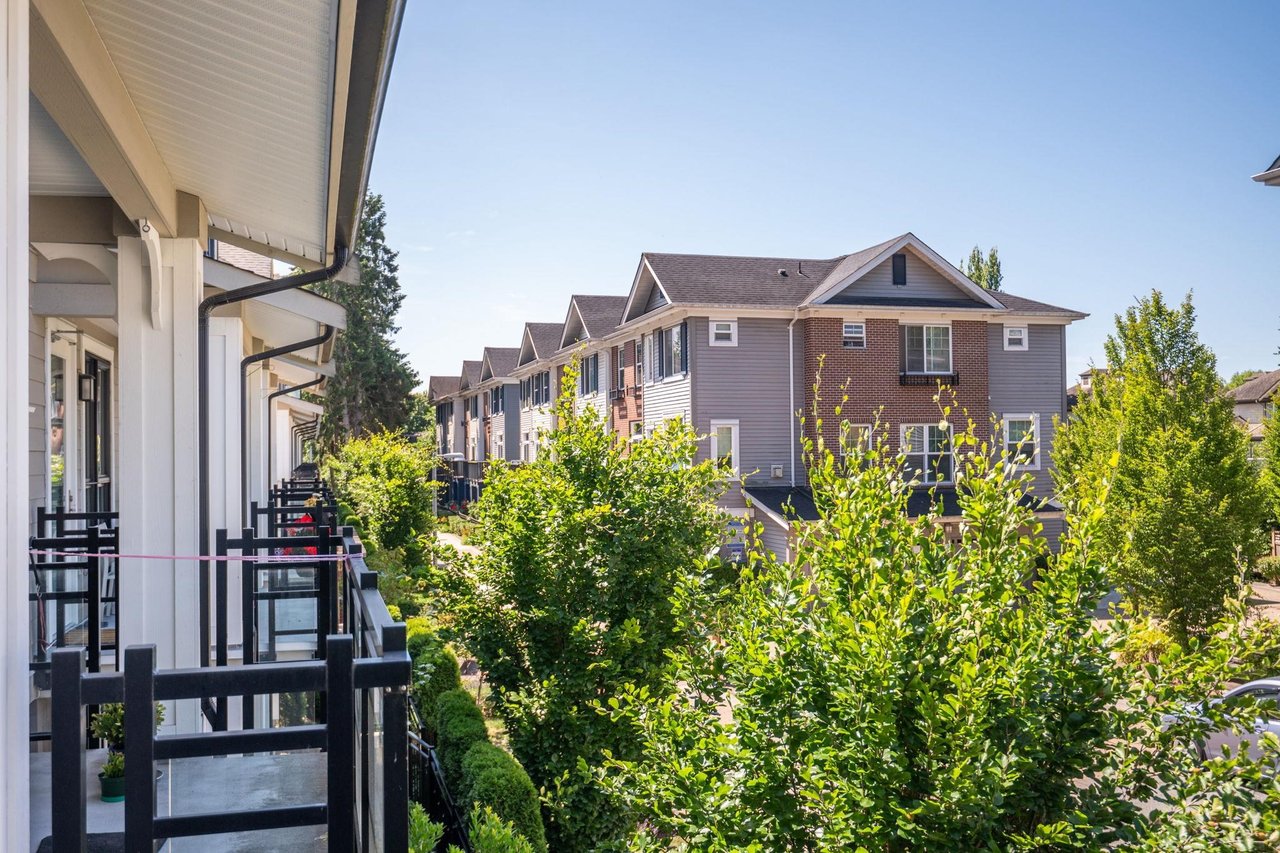 114-9671 Alberta Rd