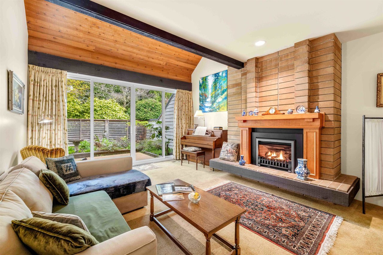 7-4957 Marine Dr