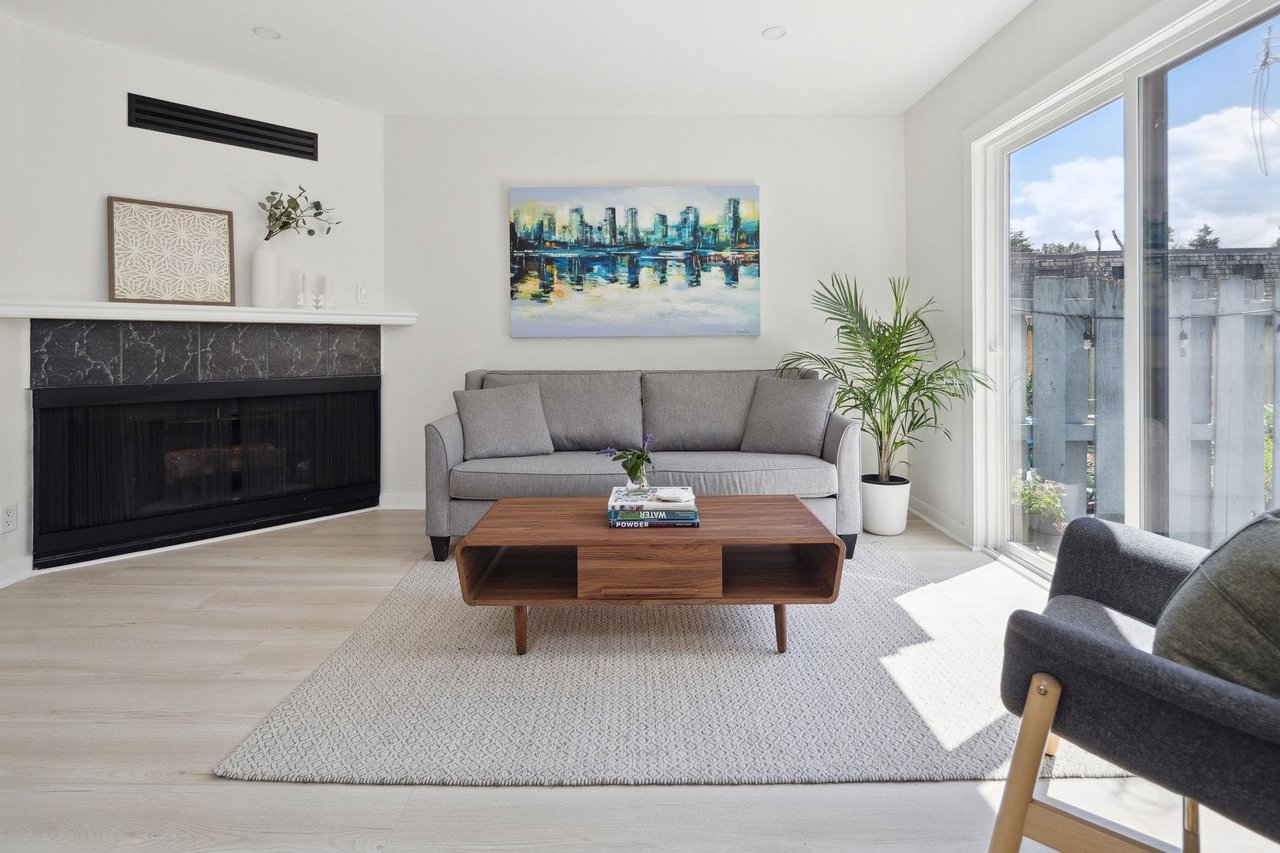 1206 Premier St
