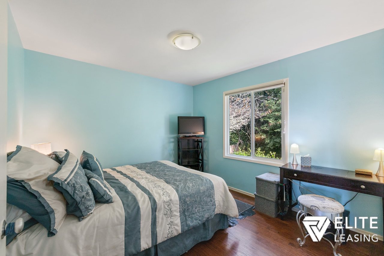 28 Knollview Way