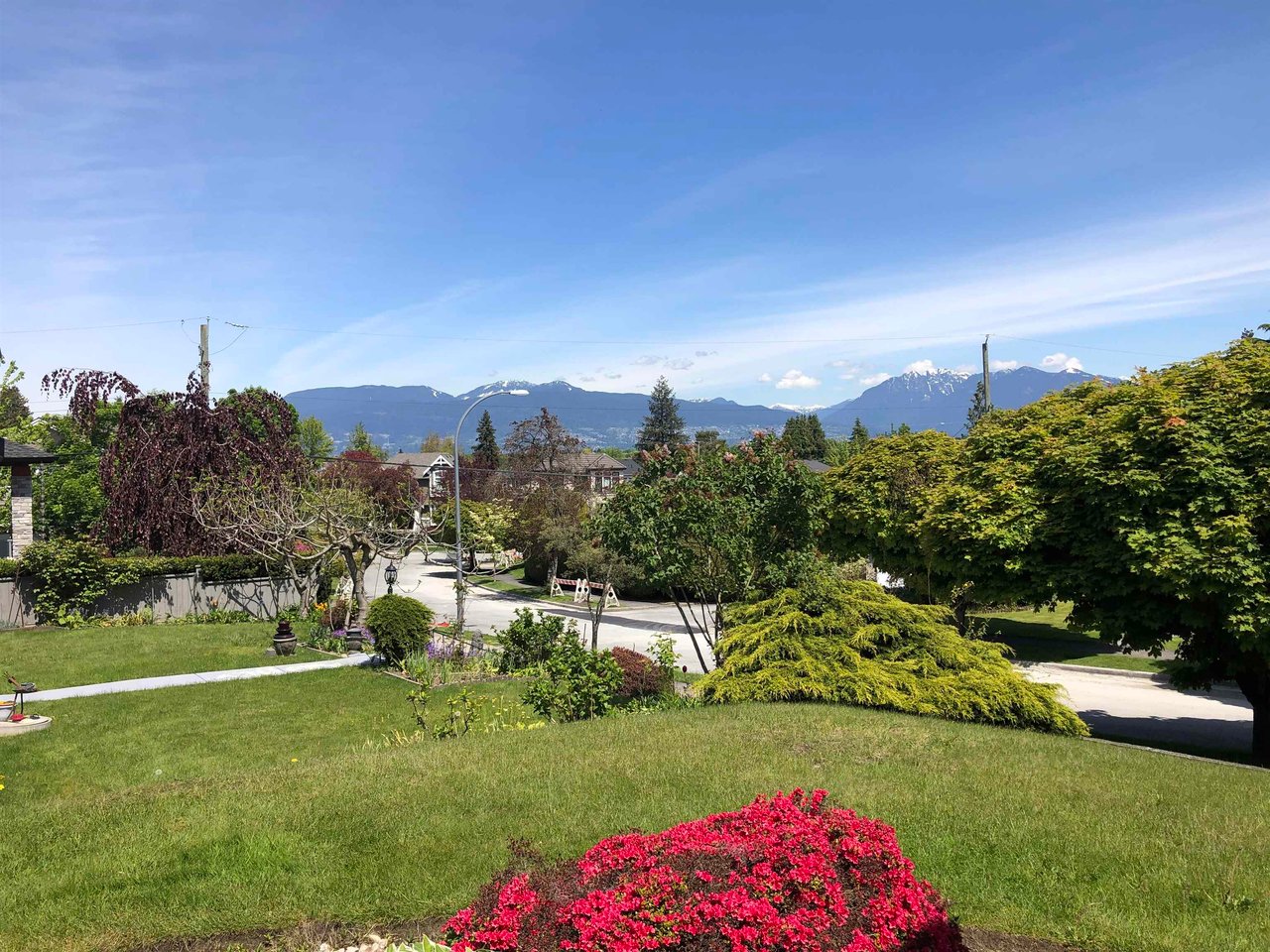 2638 Edgar Cres
