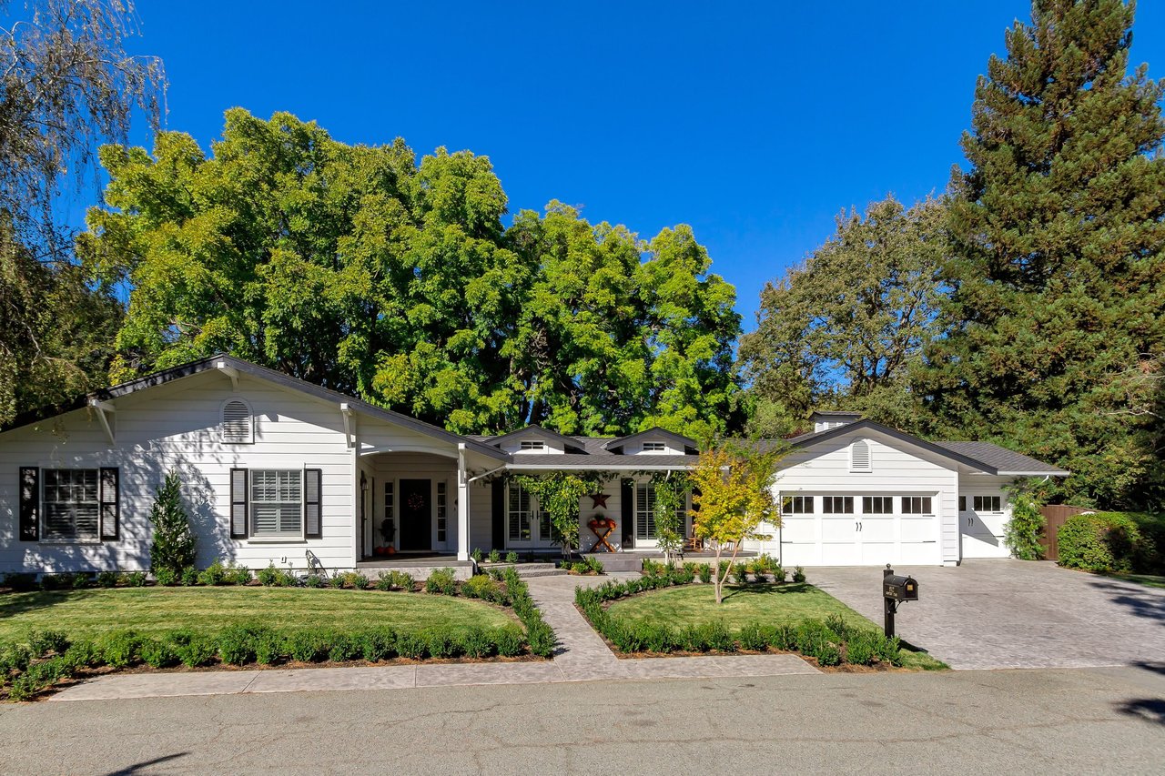 942 Raintree Pl