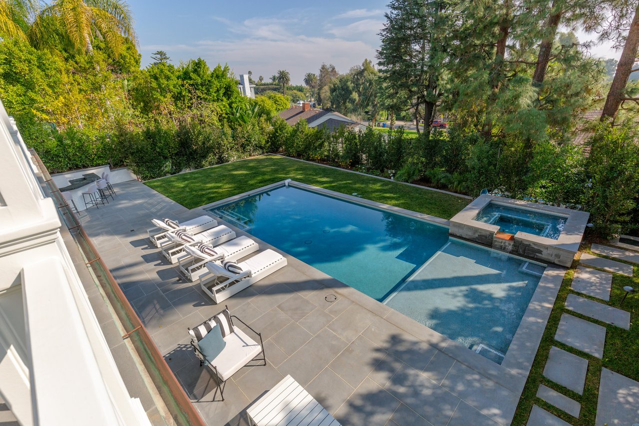 Exquisite Estate in Prime Riviera
