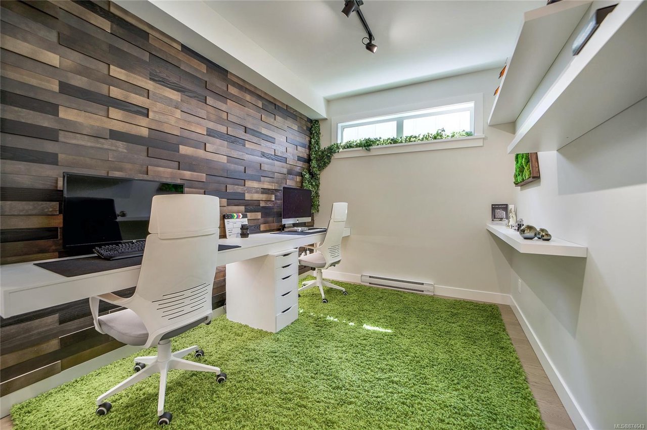 2187 Deerbrush Cres