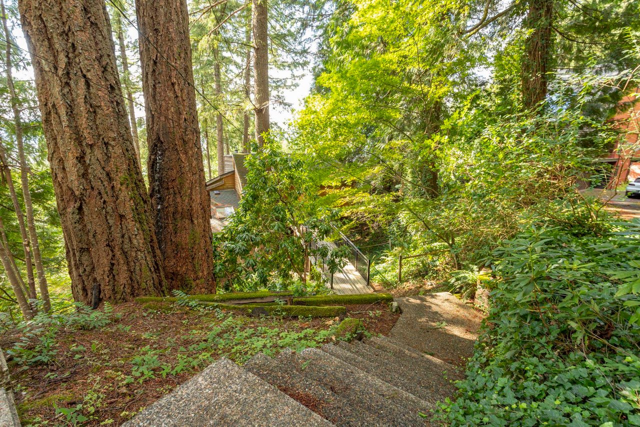 60 Sunset Dr
