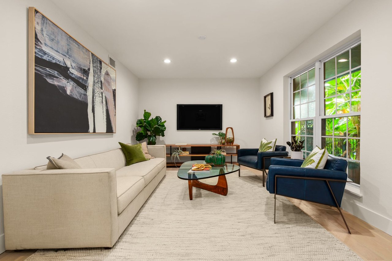 900 S Lamar BLVD Unit: 203