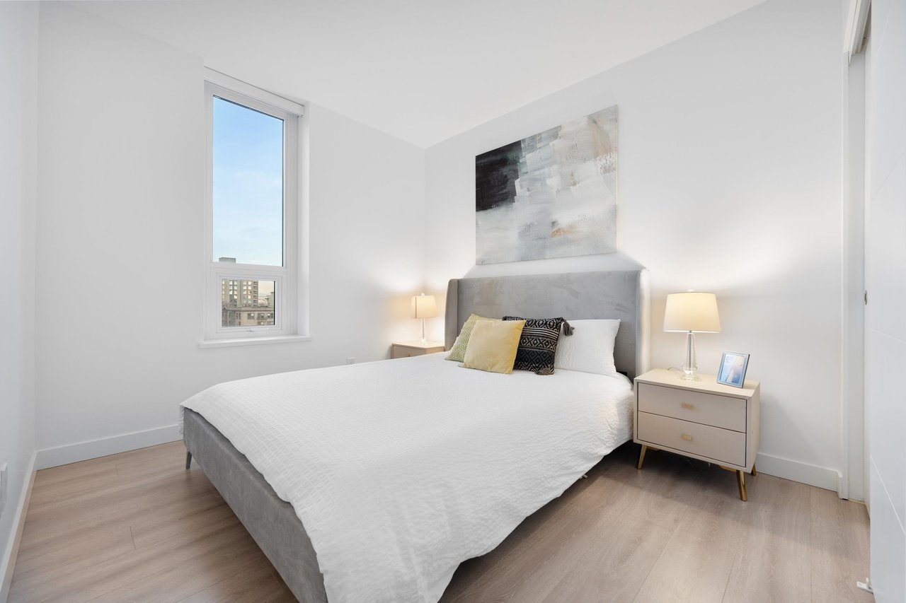 1005-823 Carnarvon St