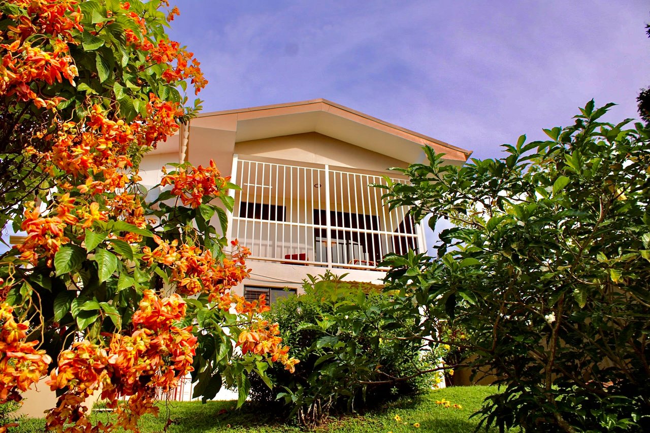 5 Unit Apartment/Hotel In Uvita