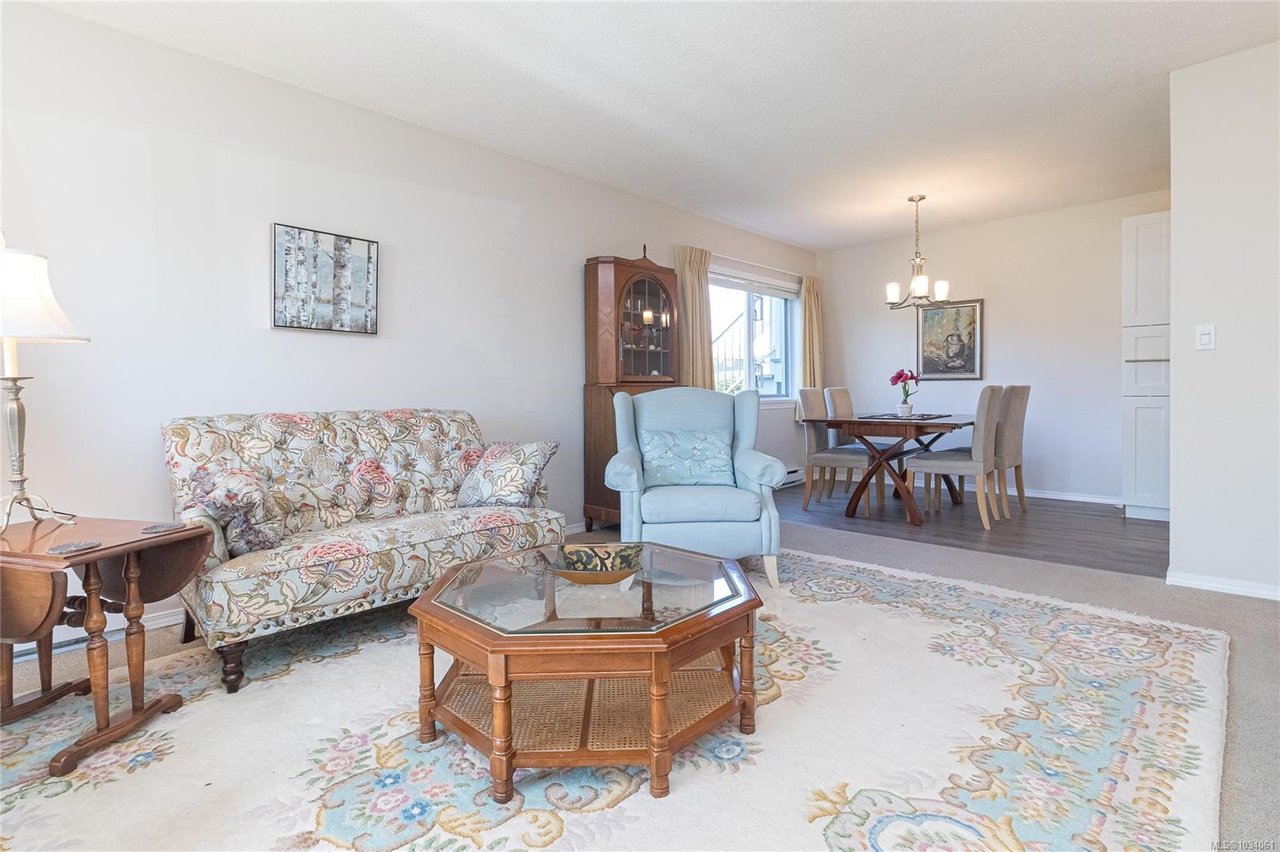 102-2360 James White Blvd