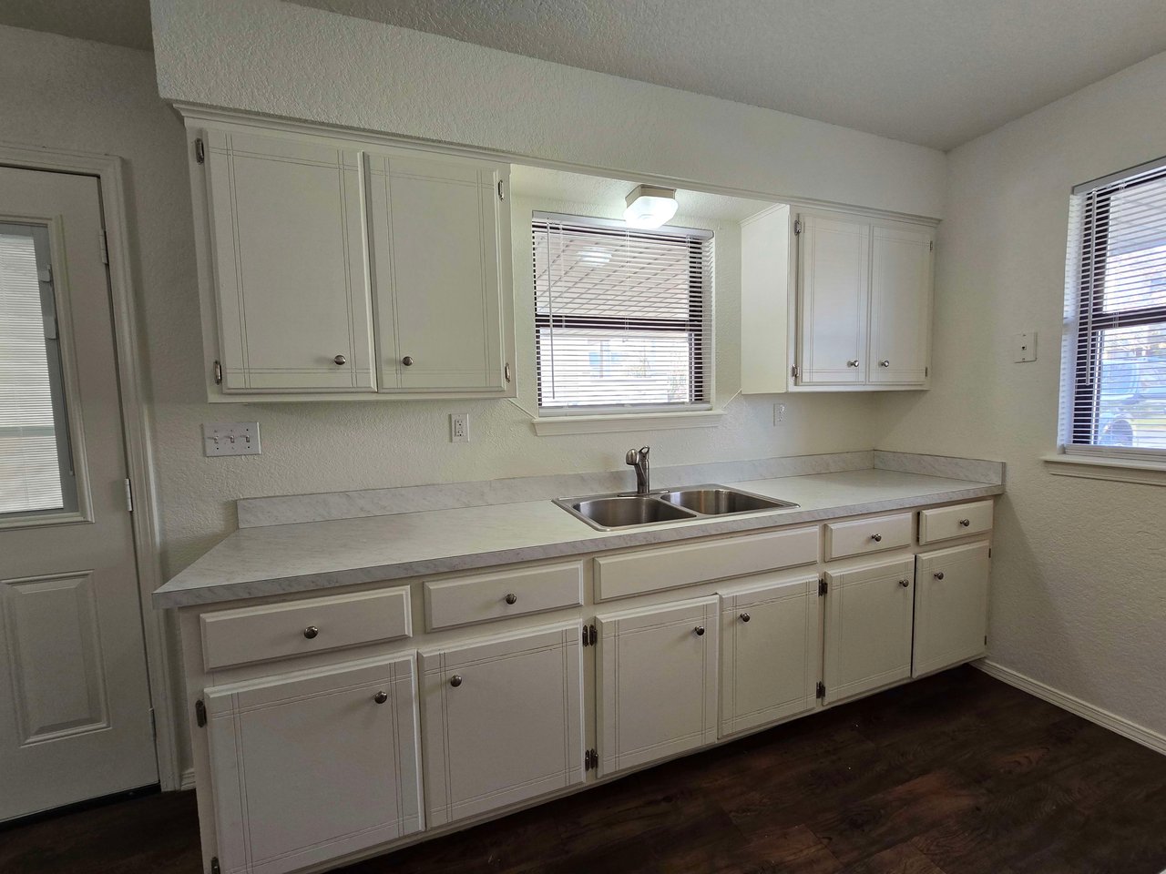 807 N Beard