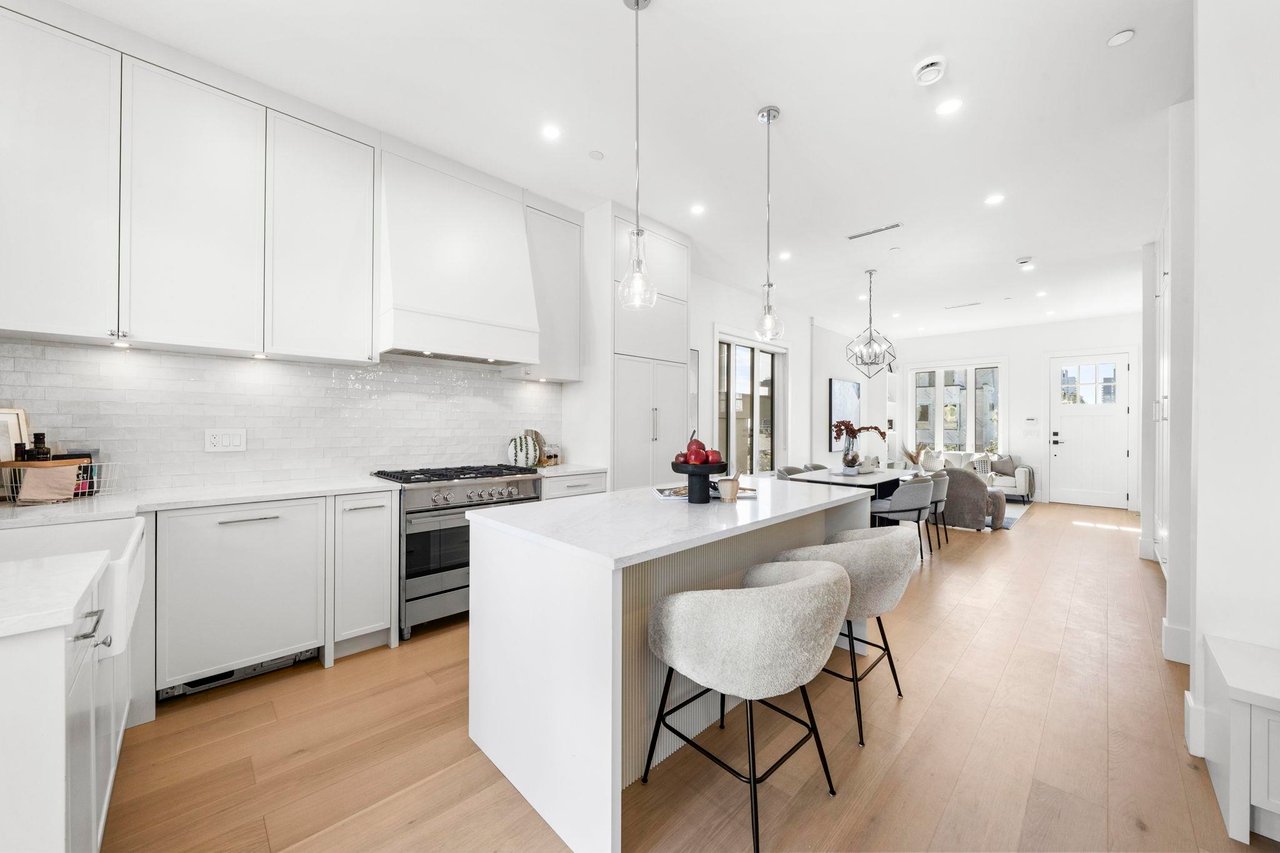 529 W 61st Ave