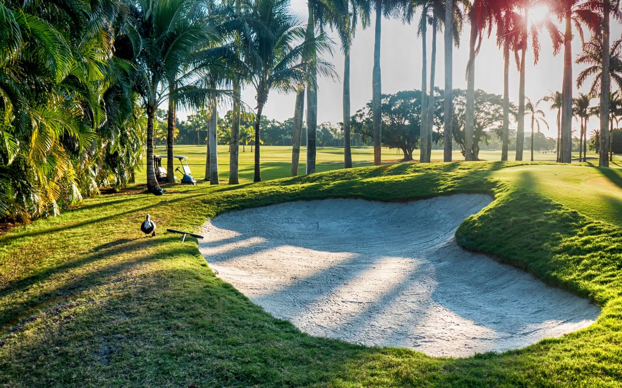 NAPLES LAKES COUNTRY CLUB