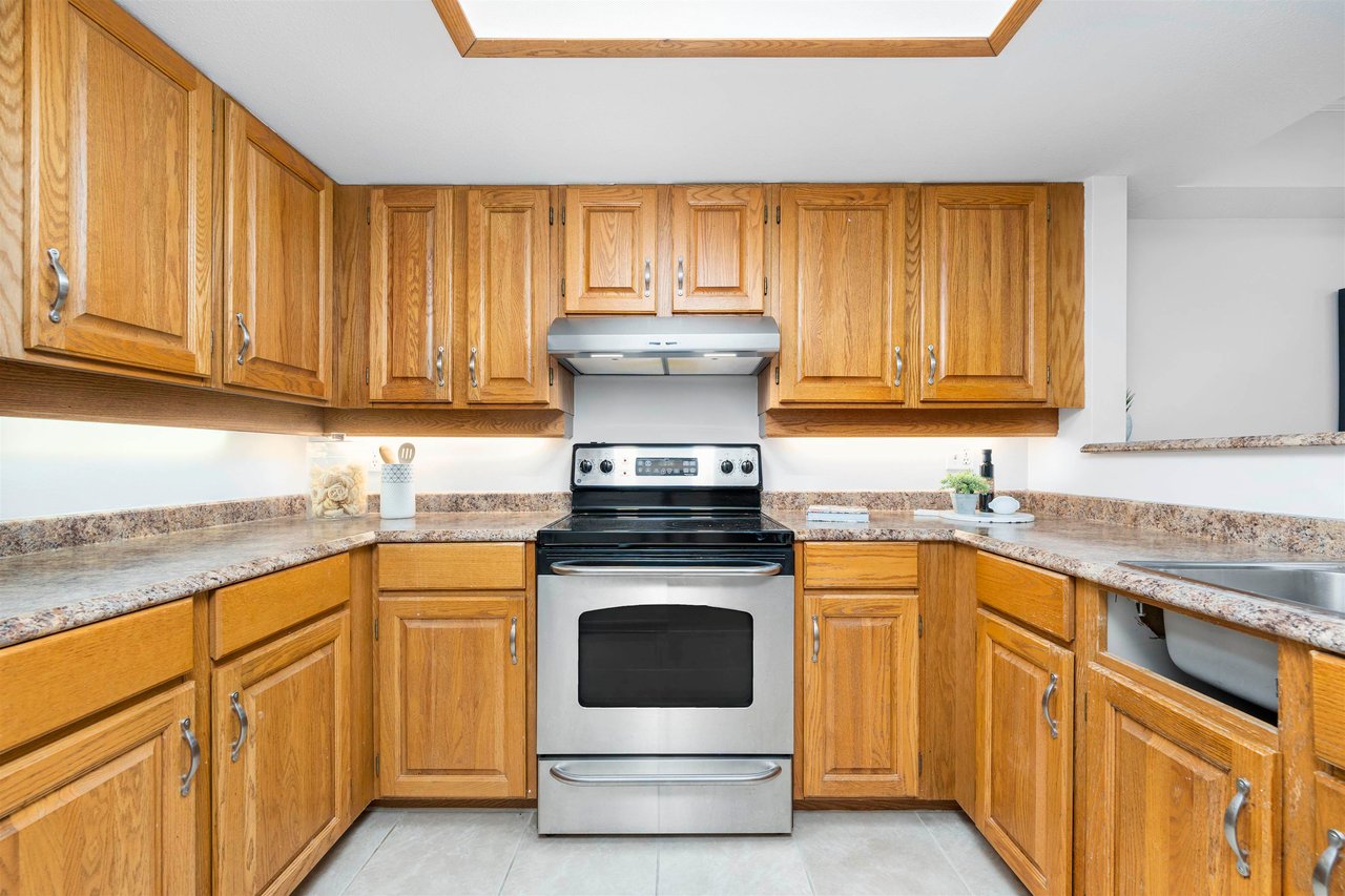 10-3980 Canada Way, Burnaby