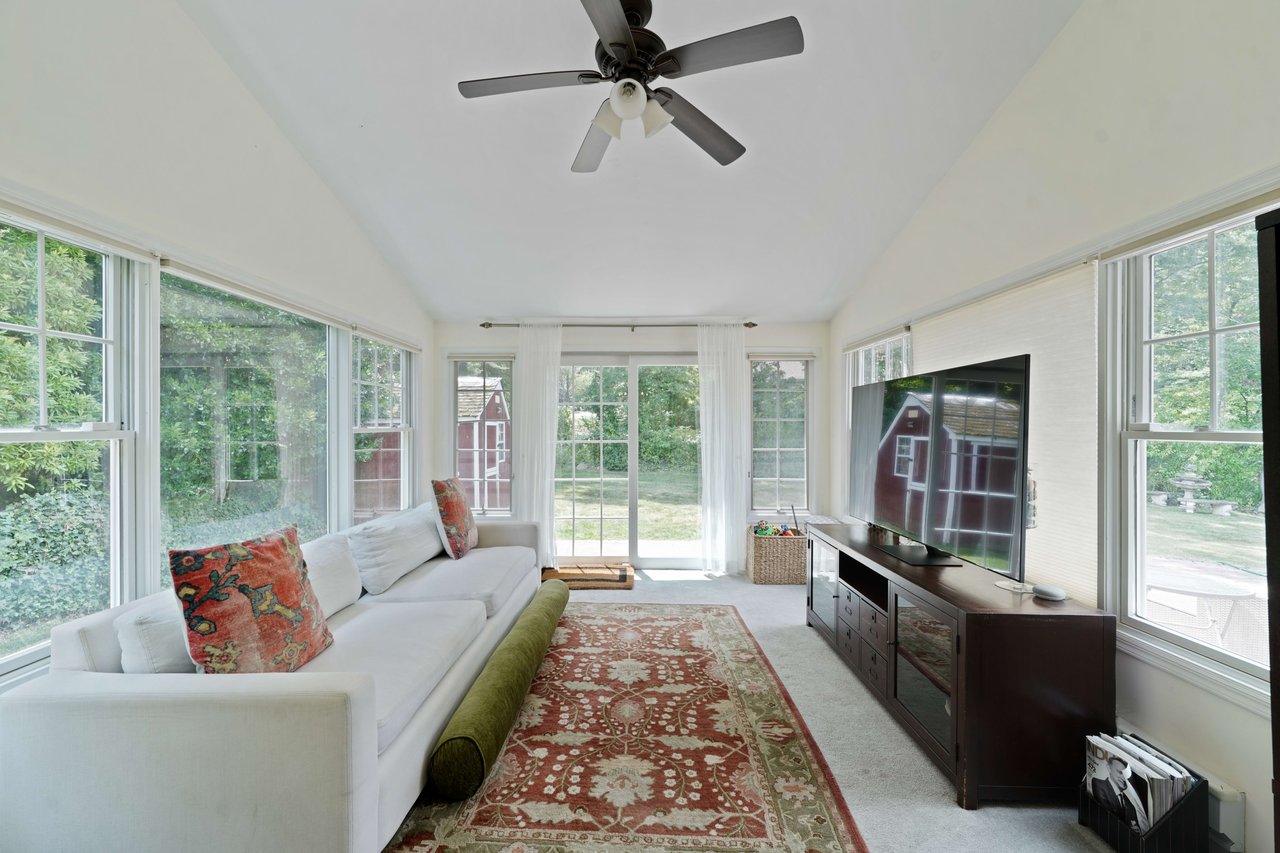 30 Silver Spring Rd