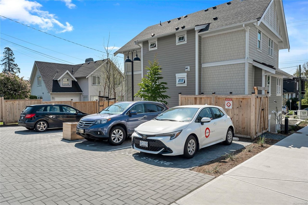 302B-1224 Richardson St, Victoria