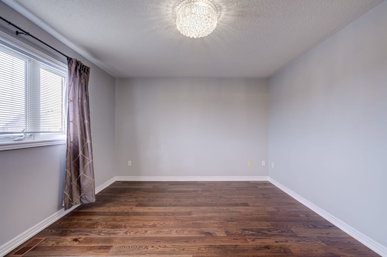 11 Cathmar Dr