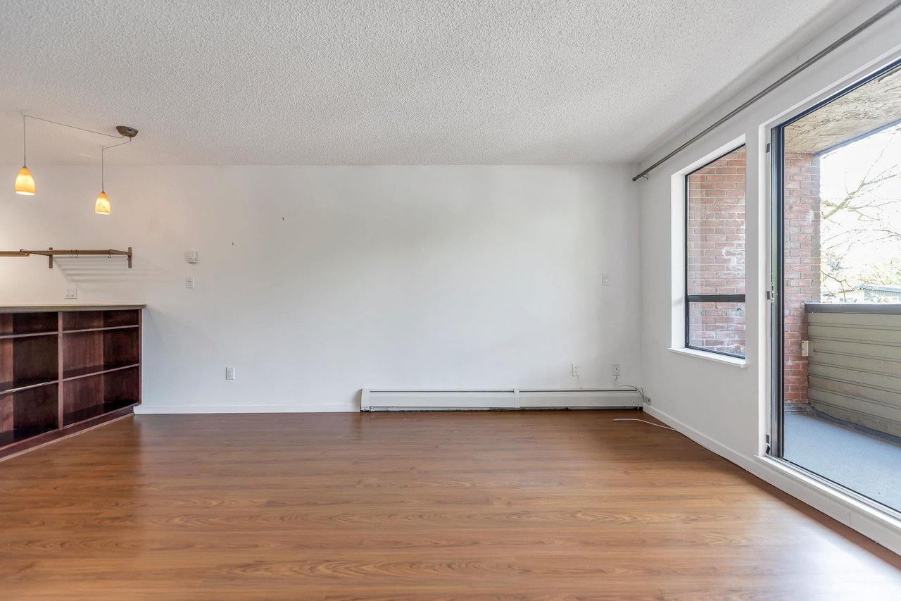 207-853 E 7th Ave