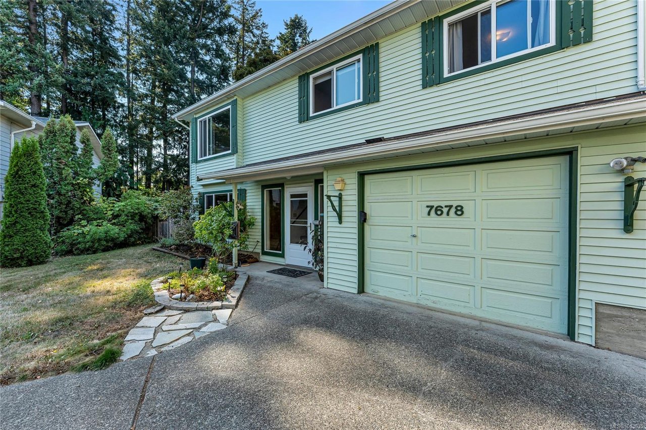7678 Grieve Cres