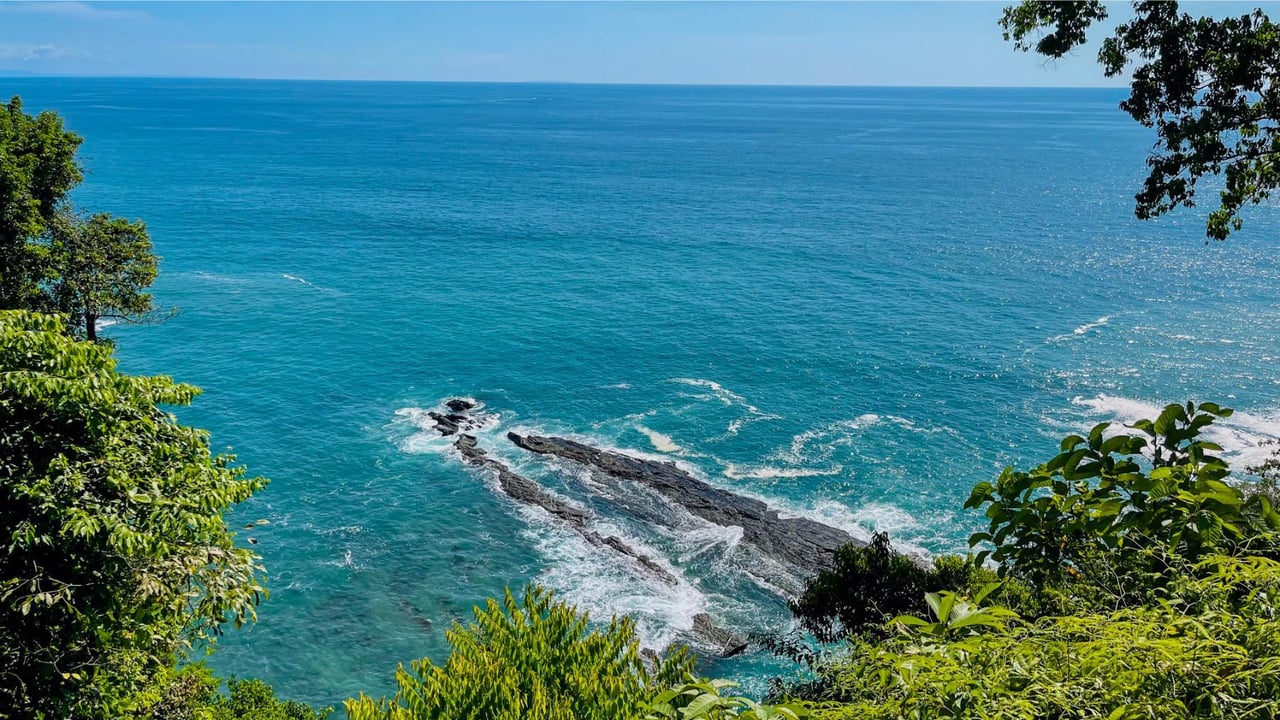 Colonial Oceanfront Estate, Dominical, Puntarenas