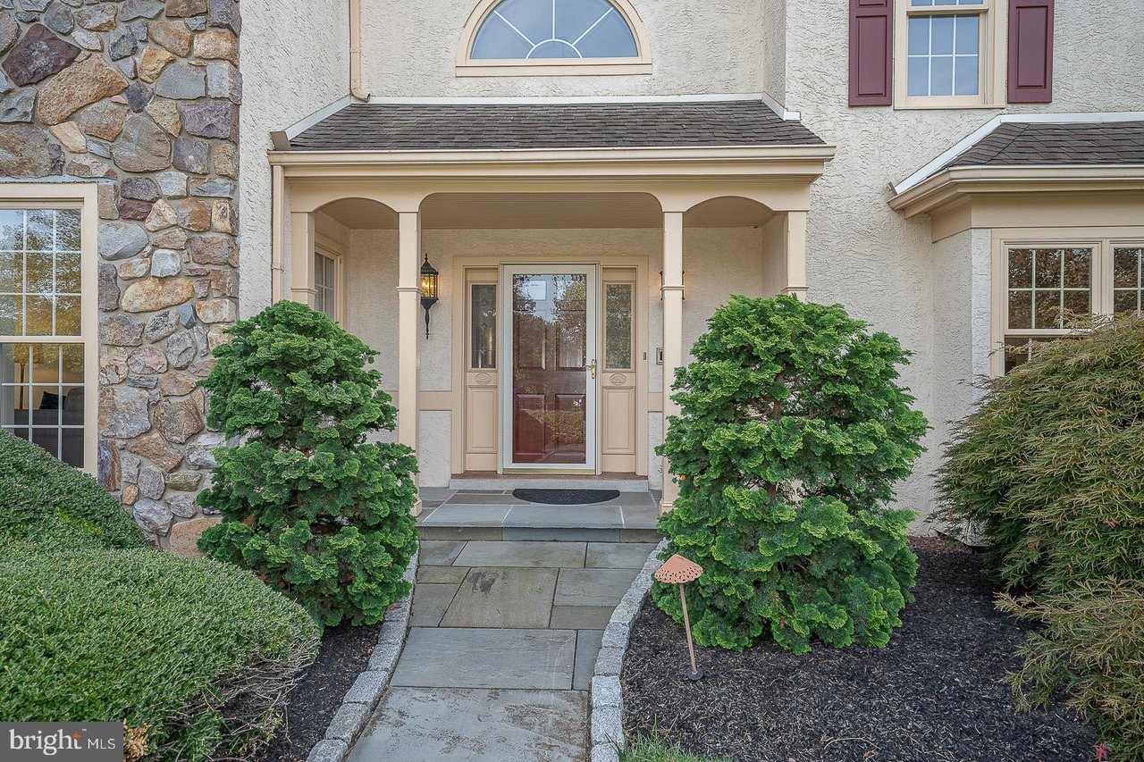 25 Autumn Hill Ln