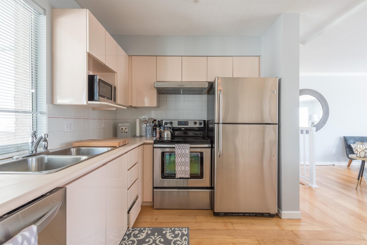 208-788 W 8th Ave