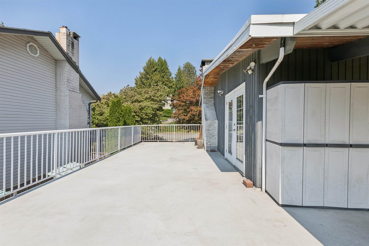 1023 Arlington Cres