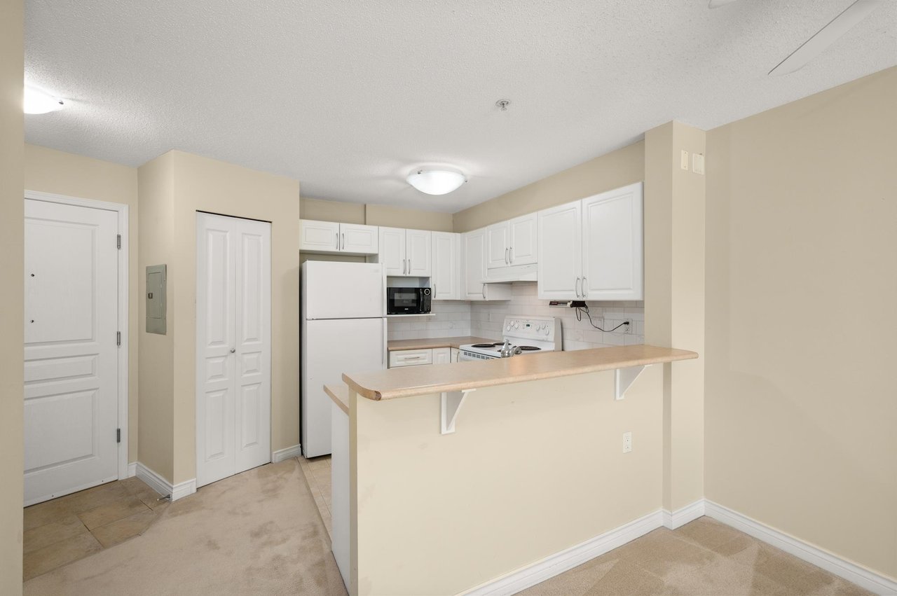 214-960 Lynn Valley Rd
