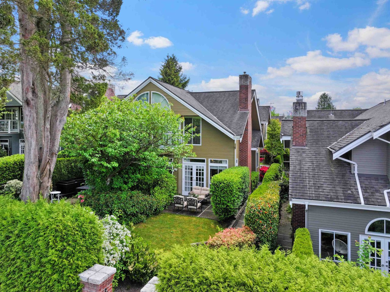 670 W 26th Ave