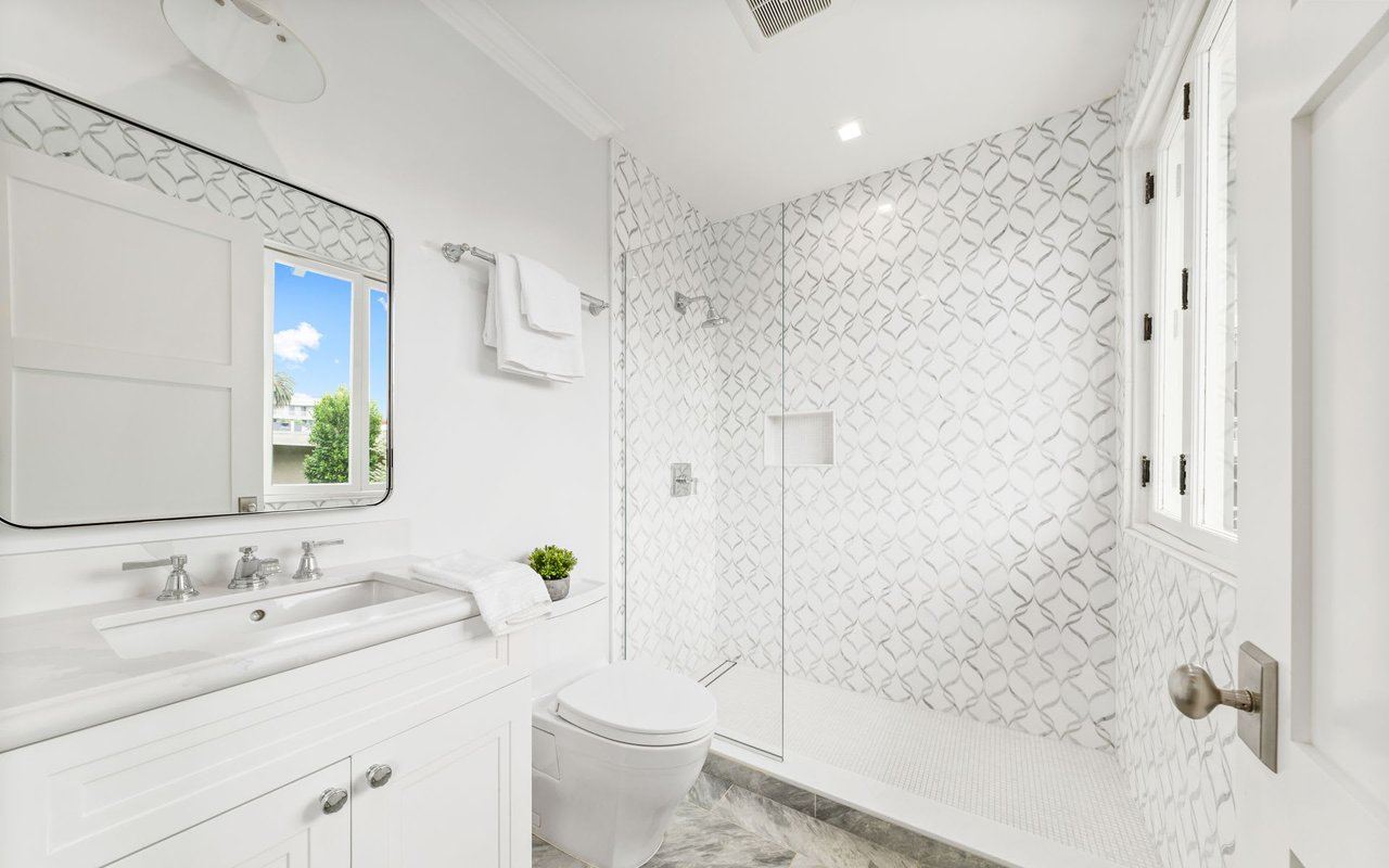 401 OCEAN AVE #2