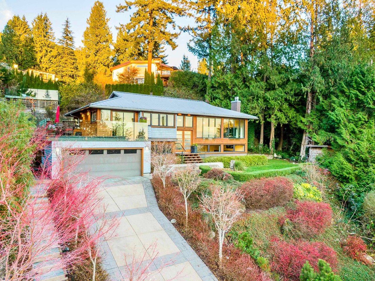 3925 Viewridge Pl