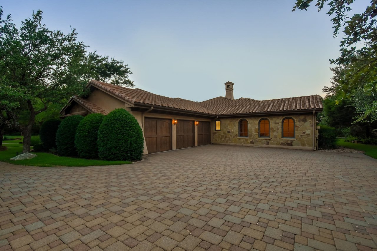 7728 Escala Dr