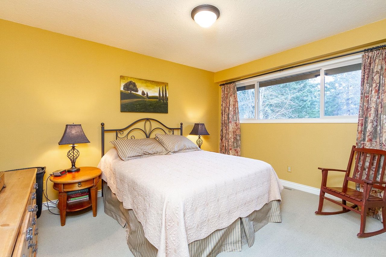 1485 Maple Cres