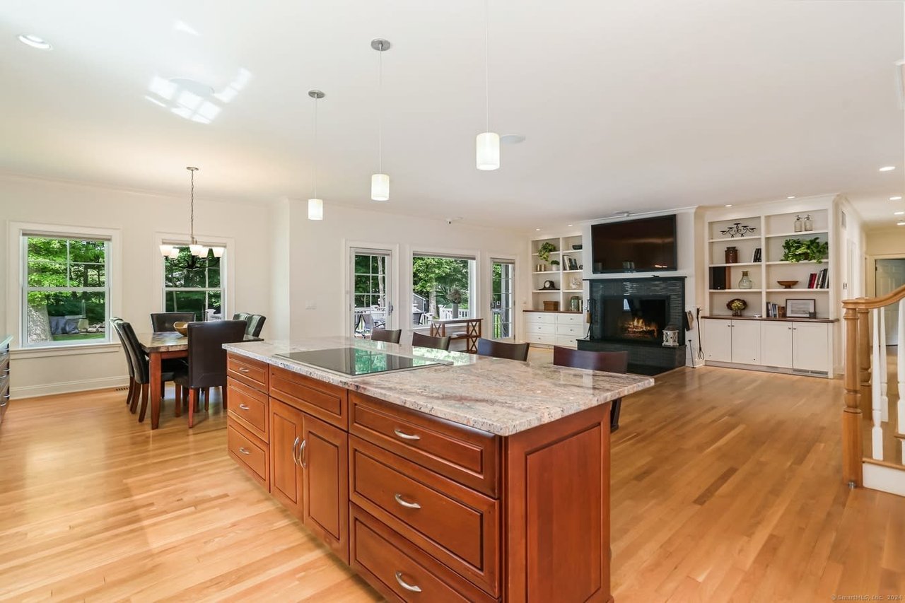 121 Grumman Ave