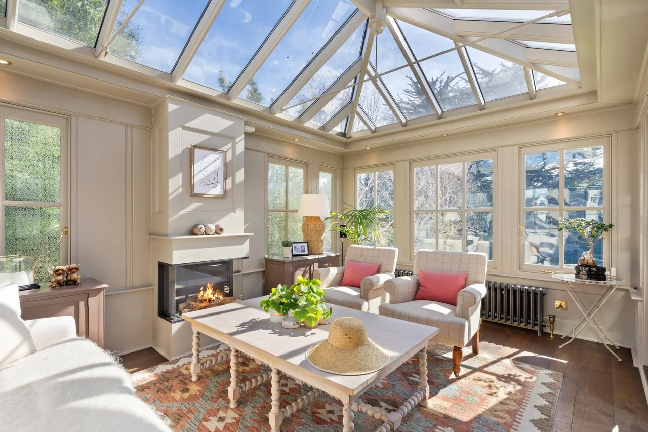 Four-Season Living: 4 Elegant Homes with Sunrooms