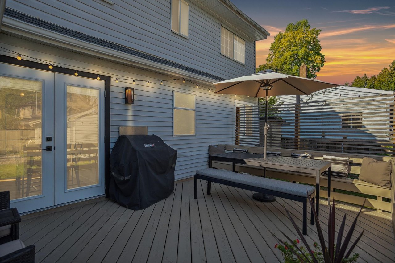 1200 Douglas Cres