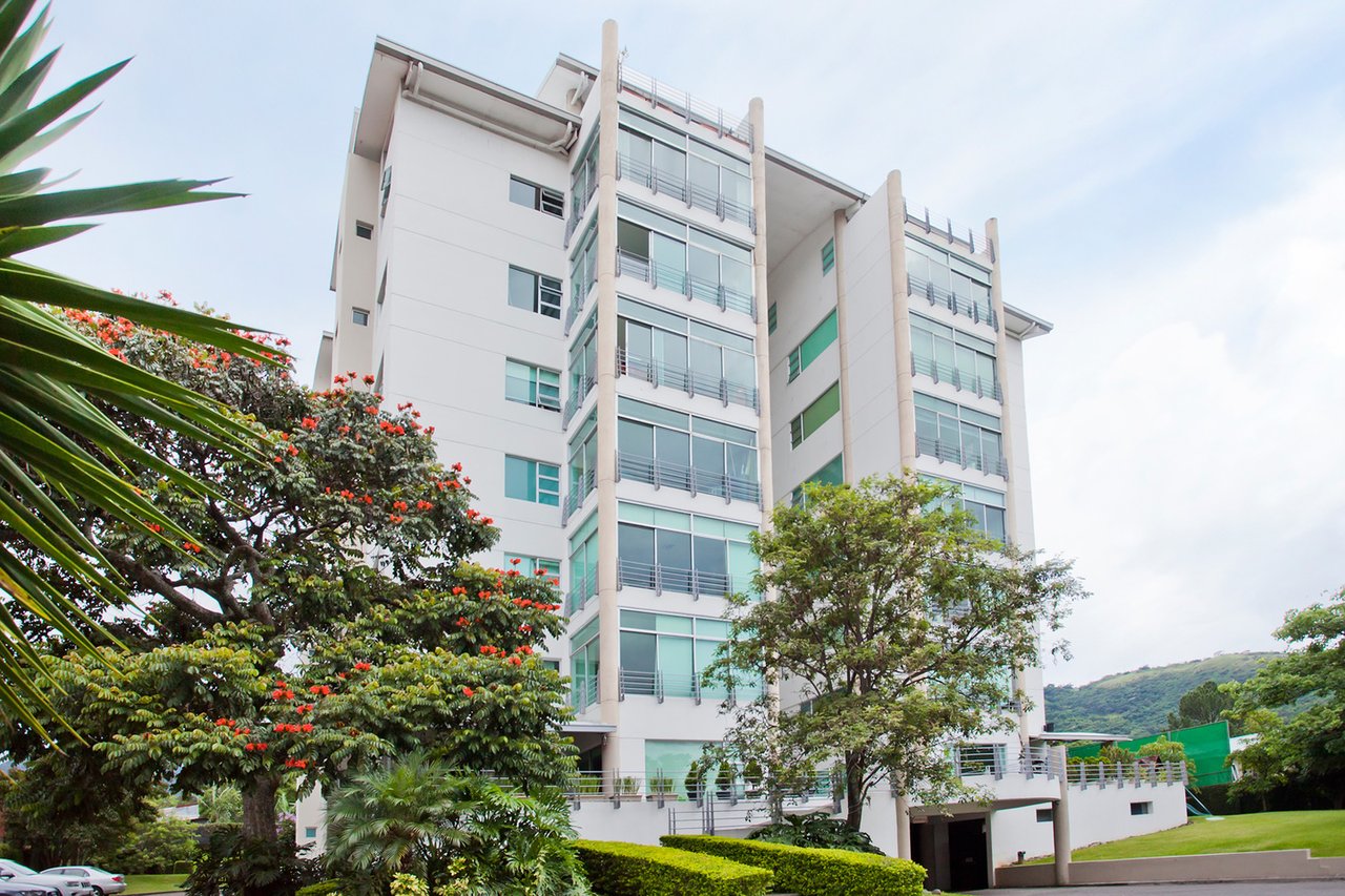 Mountain View Contemporary Apartment, Escazu, San Jose