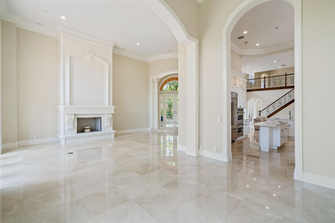 4122 Venetia Way