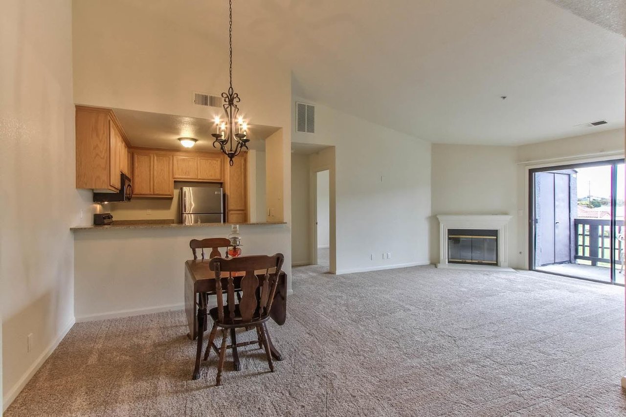 425 W Laurel Dr APT G